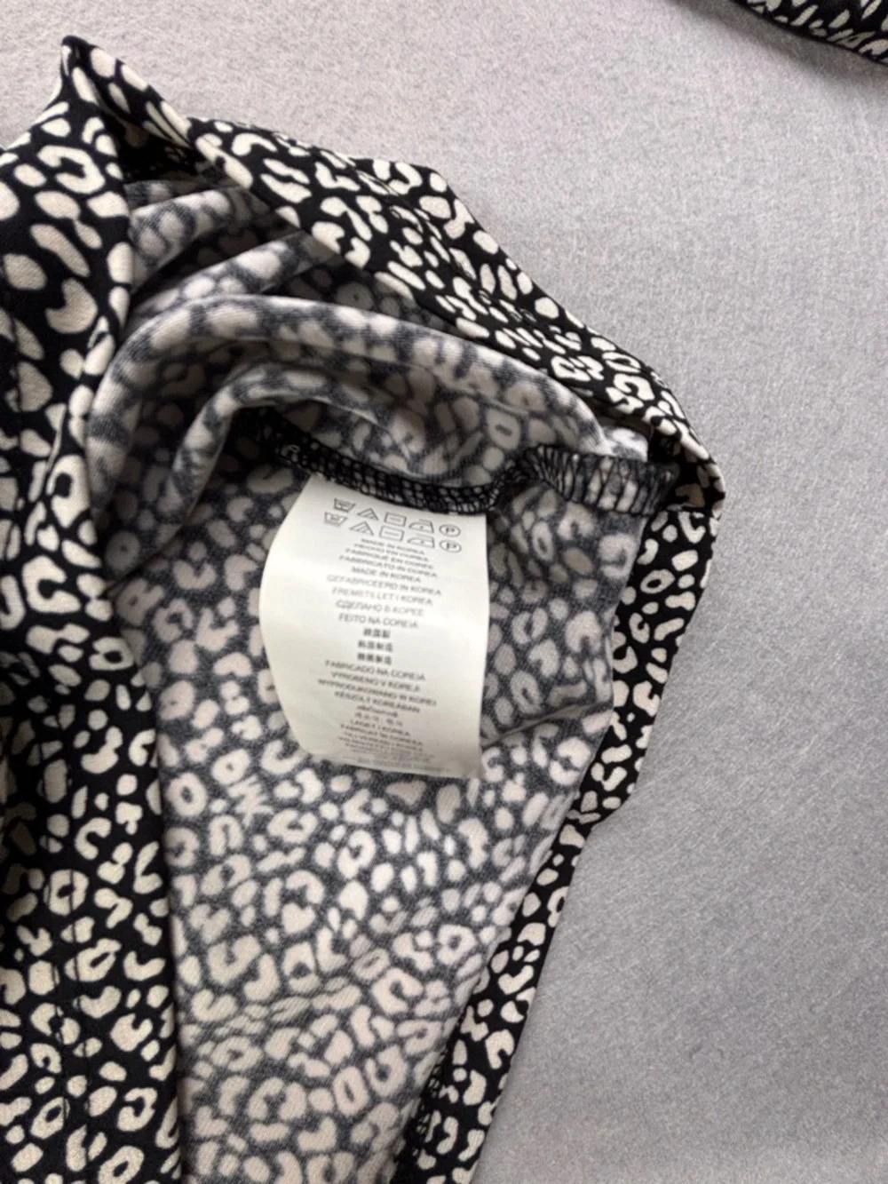 Michael Kors Black and White‎ Long Sleeve Printed Blouse